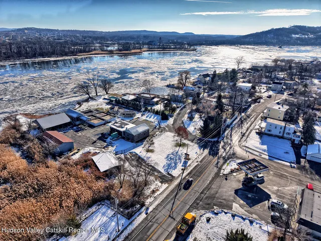 $349,900 | 52 North Franklin Street, Athens, NY 12015