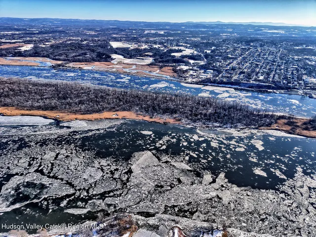 $349,900 | 52 North Franklin Street, Athens, NY 12015