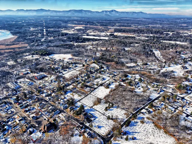 $349,900 | 52 North Franklin Street, Athens, NY 12015