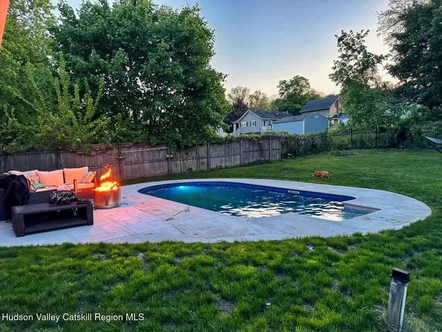 $349,900 | 52 North Franklin Street, Athens, NY 12015