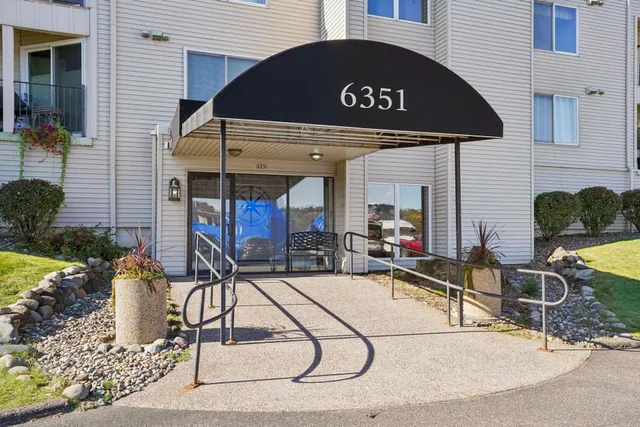 $348,000 | 6351 St Croix Trail North, Unit 240, Oak Park Heights, MN 55082