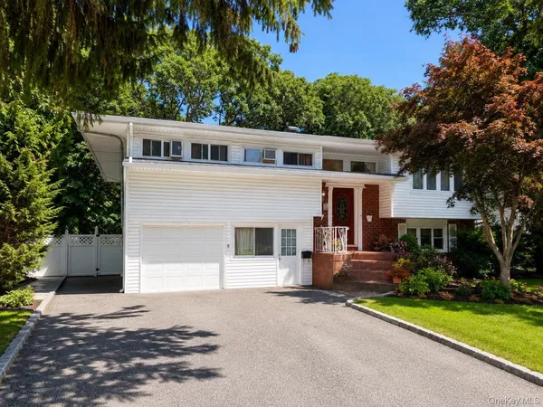 $679,000 | 31 Holbrook Road, Centereach, NY 11720