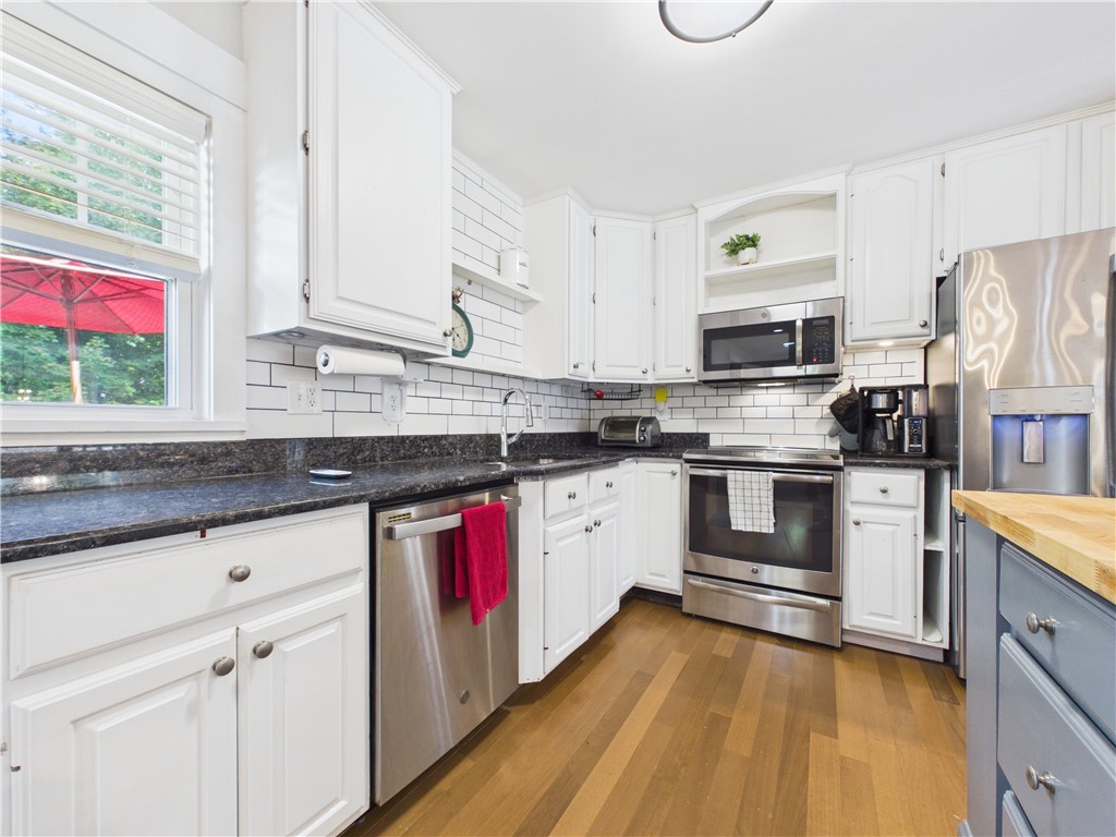 11 Winsor Park Road Glocester, RI 02857 - Photo 8 of 34 Gallery Image 8