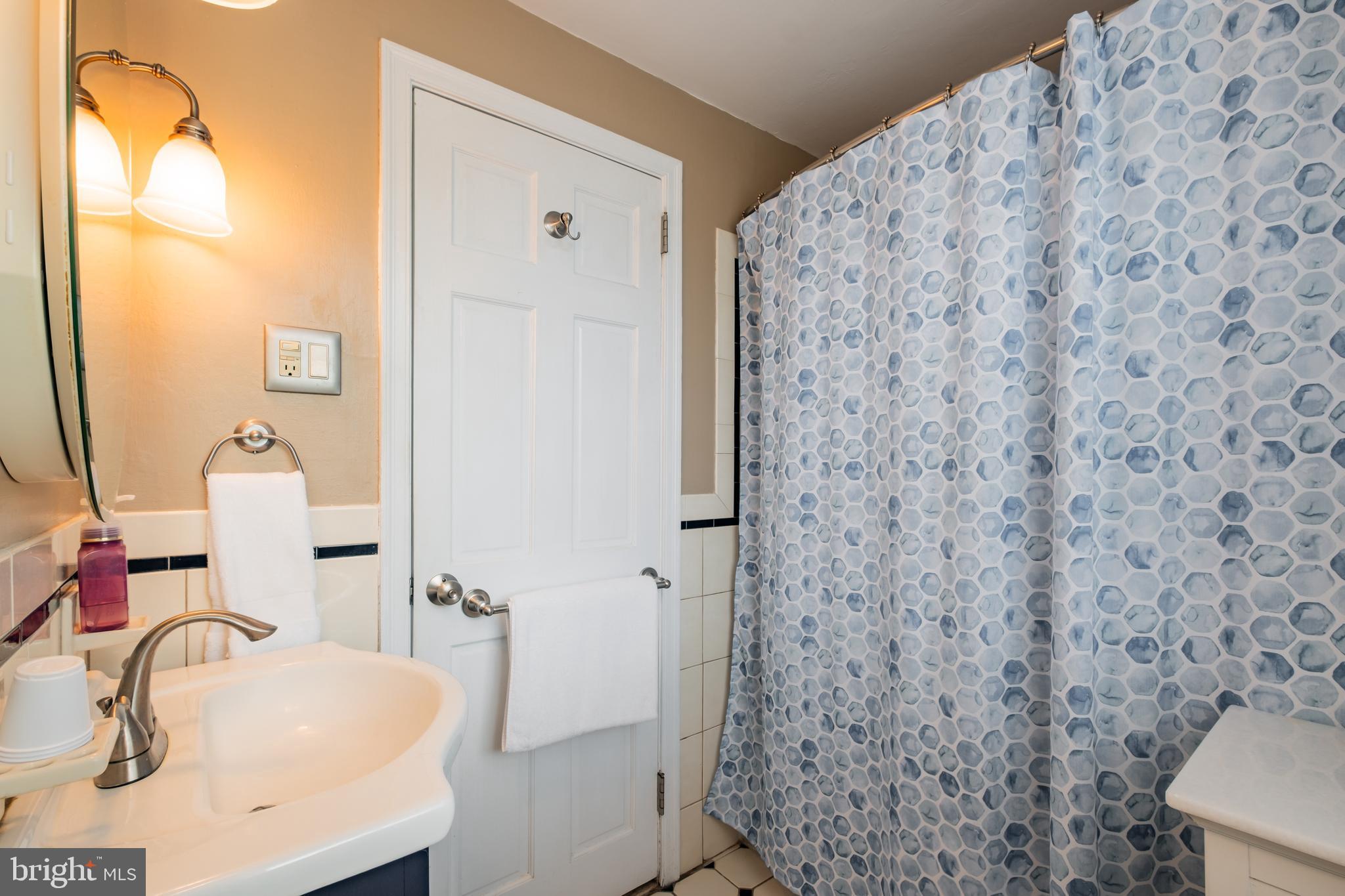405 West Garden Road Oreland, PA 19075 - Photo 17 of 21 Gallery Image 17