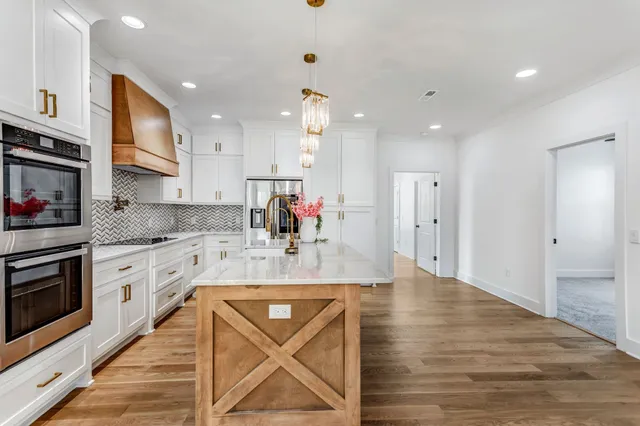 $560,000 | 107 Shady Street, Summertown, TN 38483