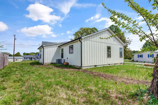 $560,000 | 107 Shady Street, Summertown, TN 38483