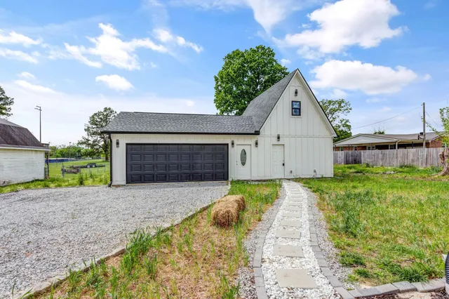 $560,000 | 107 Shady Street, Summertown, TN 38483