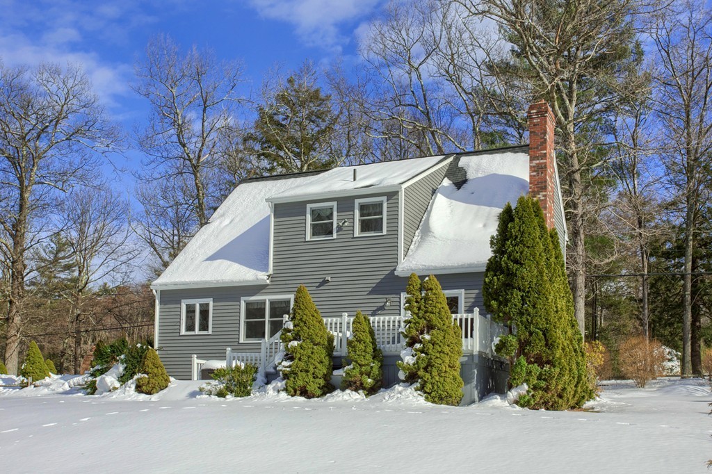 253 New Boston Road Sturbridge, MA 01566 - Photo 23 of 30 front view of a house with a street
