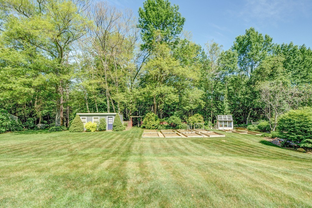 253 New Boston Road Sturbridge, MA 01566 - Photo 27 of 30 a view of a big yard with large trees