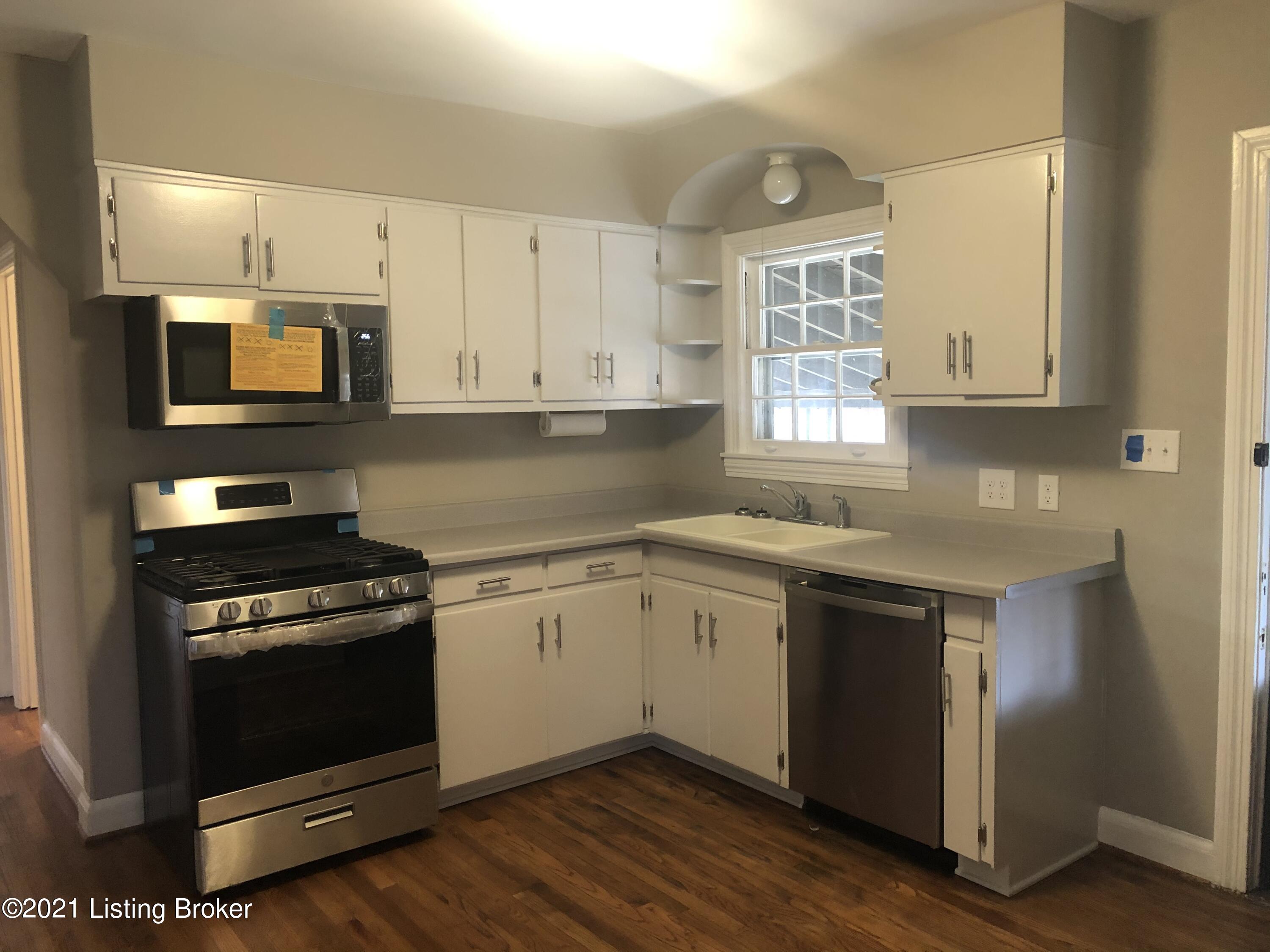 830 Palatka Road Louisville, KY 40214 - Photo 5 of 52 Brand New Appliances!