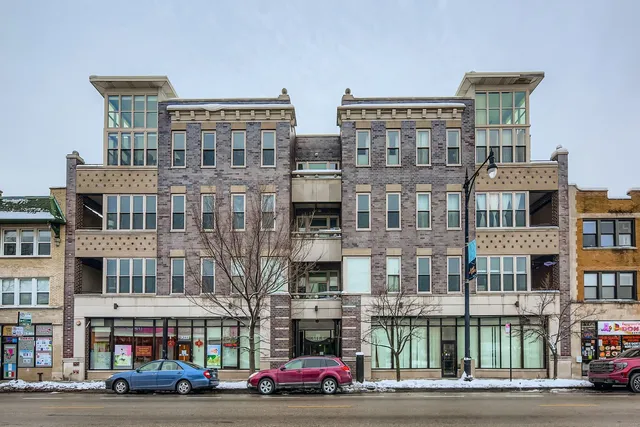 $2,300 | 3113 West Lawrence Avenue, Unit D302, Chicago, IL 60625