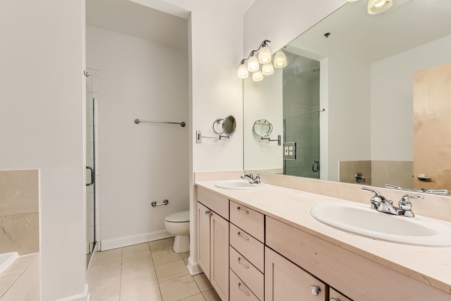 3113 West Lawrence Avenue, Unit D302 Chicago, IL 60625 - Photo 13 of 17