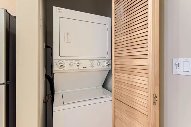 $2,300 | 3113 West Lawrence Avenue, Unit D302, Chicago, IL 60625