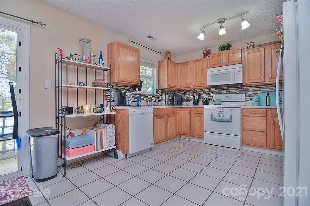 521 Funderburk Road Wingate, NC 28174 - Photo 4 of 27 Gallery Image 4