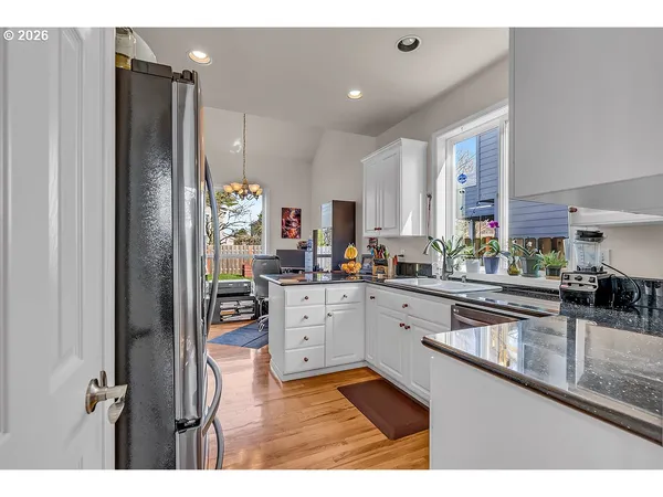 $575,000 | 1224 Southeast 16th Avenue, Canby, OR 97013