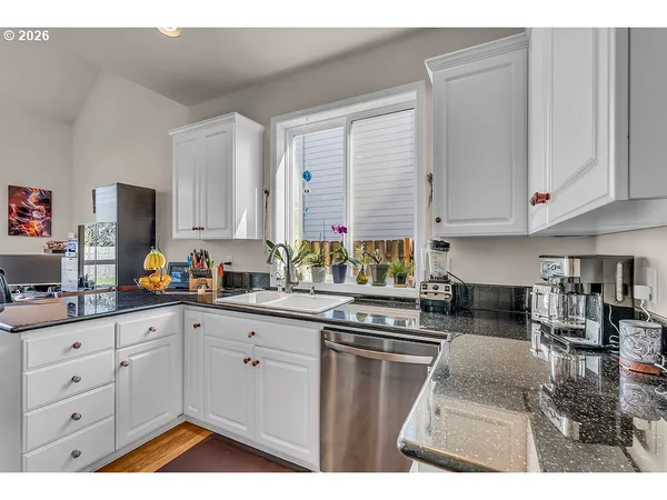 $575,000 | 1224 Southeast 16th Avenue, Canby, OR 97013