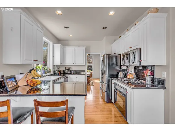 $575,000 | 1224 Southeast 16th Avenue, Canby, OR 97013