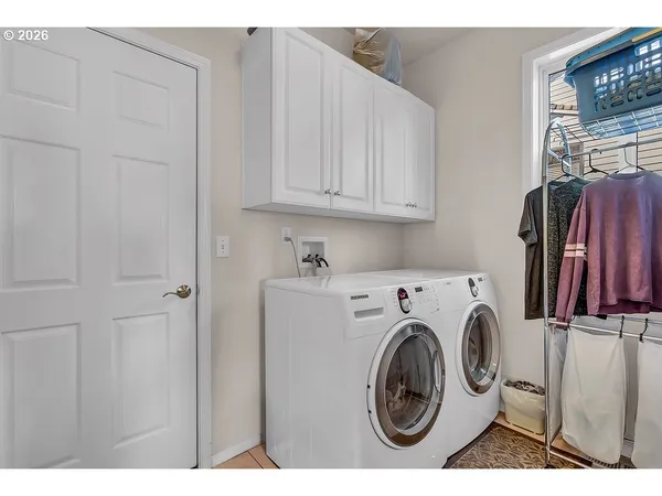 $575,000 | 1224 Southeast 16th Avenue, Canby, OR 97013