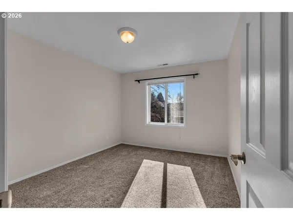 $575,000 | 1224 Southeast 16th Avenue, Canby, OR 97013