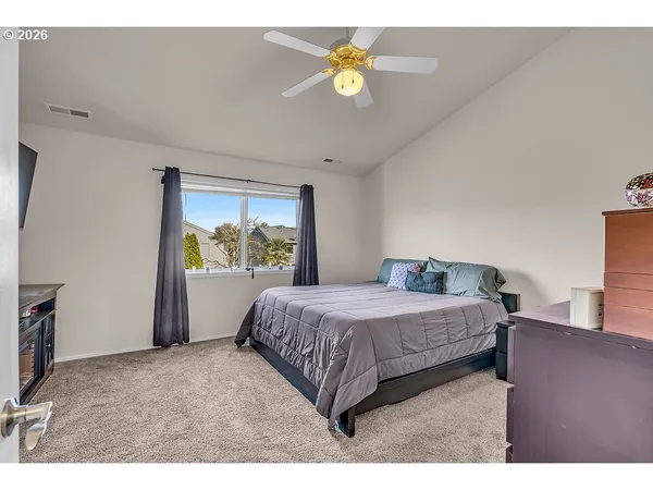 $575,000 | 1224 Southeast 16th Avenue, Canby, OR 97013