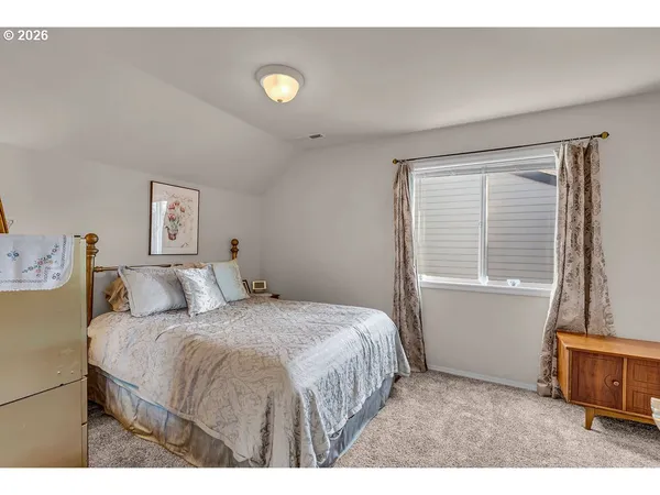 $575,000 | 1224 Southeast 16th Avenue, Canby, OR 97013