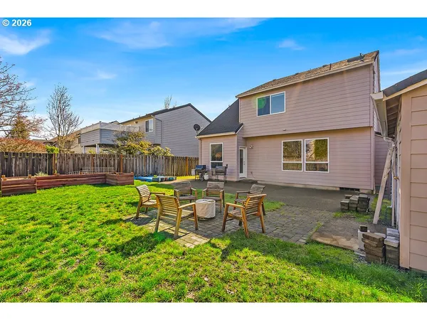$575,000 | 1224 Southeast 16th Avenue, Canby, OR 97013