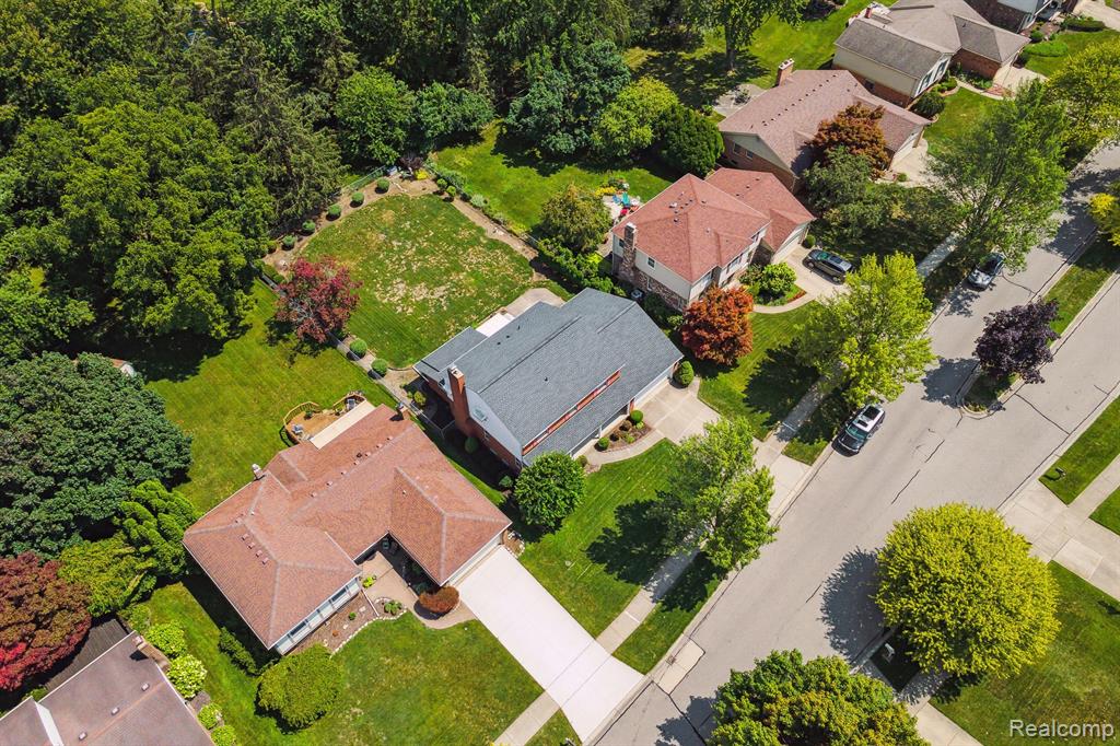 15168 Riverside Street Livonia, MI 48154 - Photo 7 of 70
