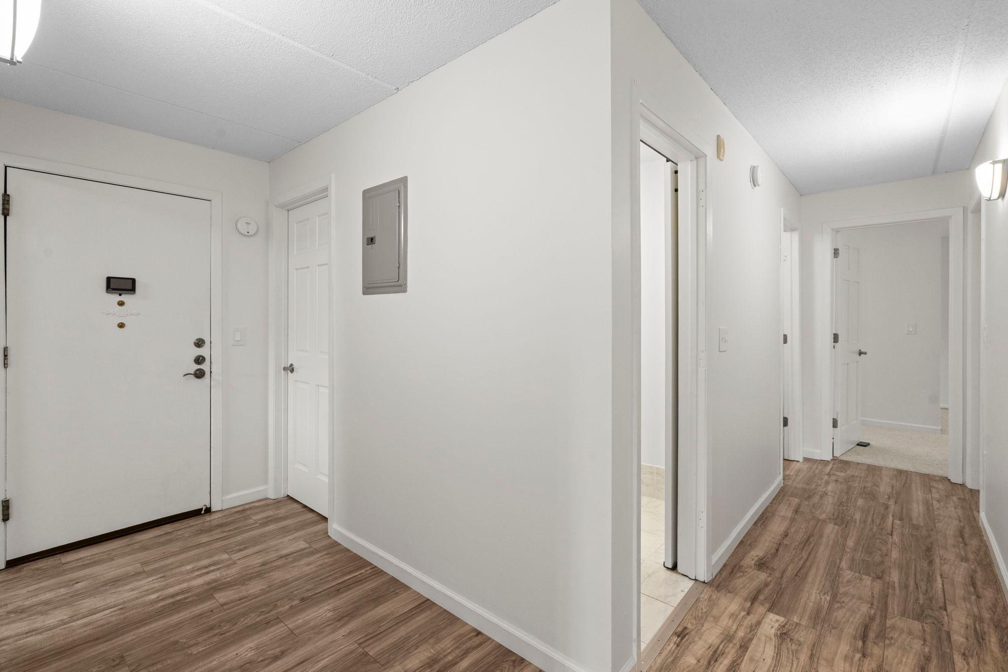 10411 Cedar Lake Road, Unit 419 Minnetonka, MN 55305 - Photo 21 of 58