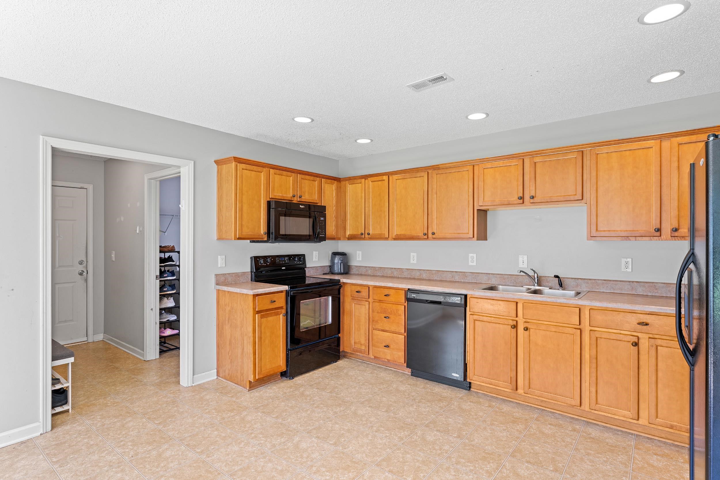 217 Shady Spring Way Wellford, SC 29385 - Photo 12 of 36 Gallery Image 12