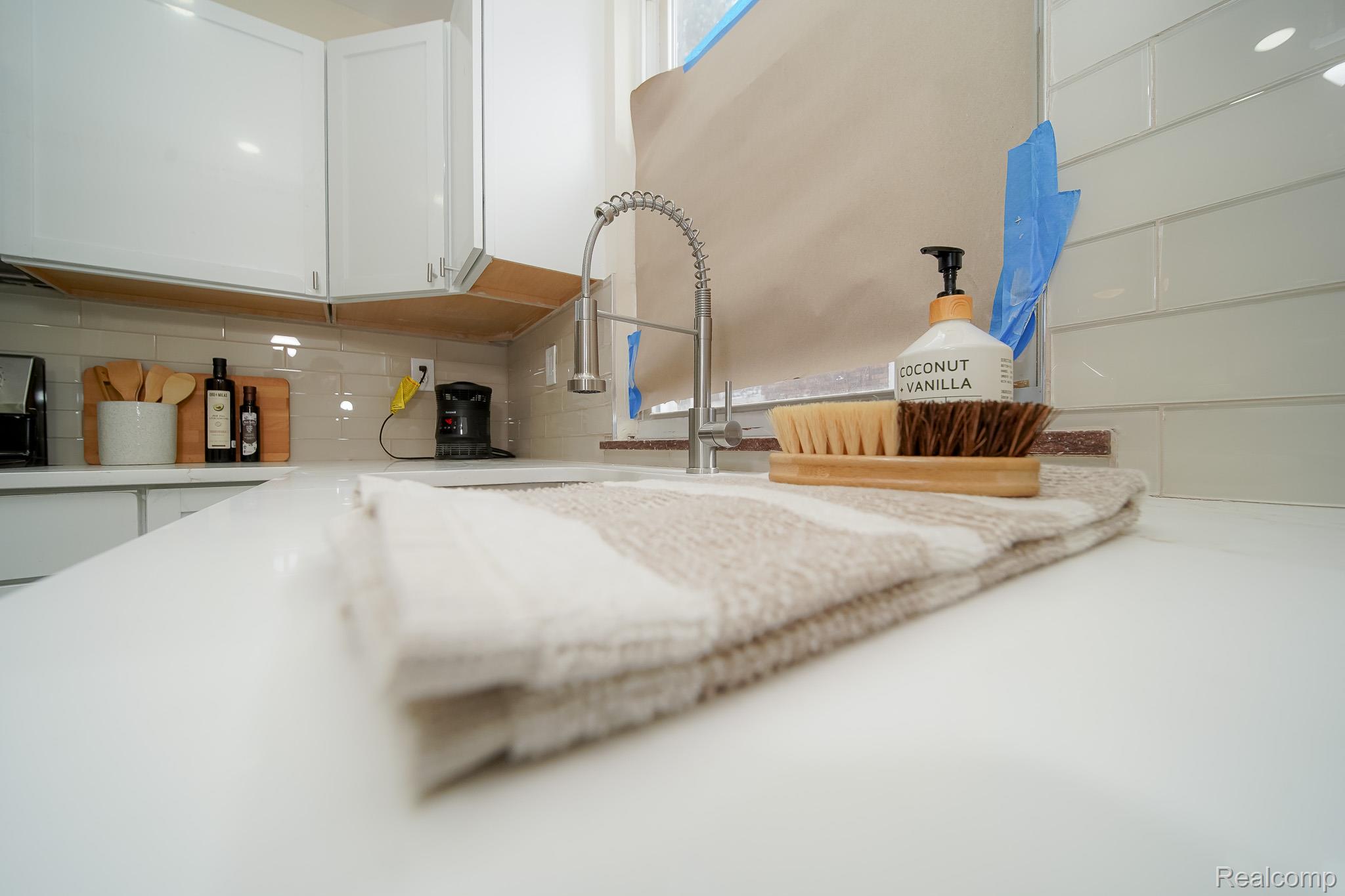 5911 Audubon Road Detroit, MI 48224 - Photo 21 of 59 DDS00281.jpg