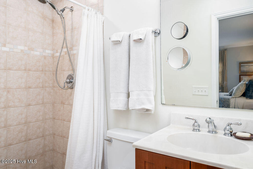 409 Windemere Road Wilmington, NC 28405 - Photo 33 of 54 Primary Bathroom picture 2