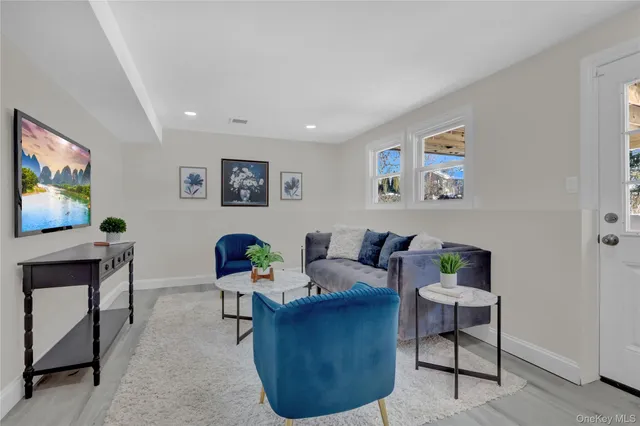 $999,000 | 3 Jayne Avenue, Melville, NY 11747