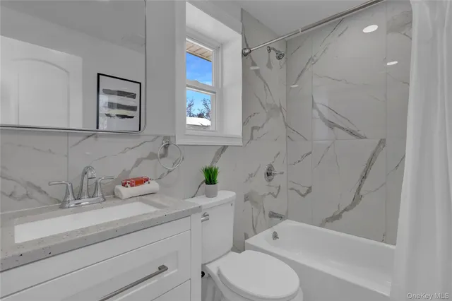 $999,000 | 3 Jayne Avenue, Melville, NY 11747