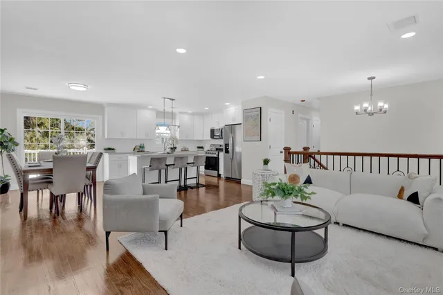 $999,000 | 3 Jayne Avenue, Melville, NY 11747