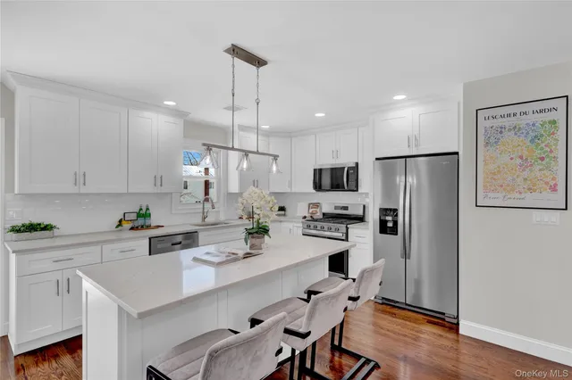 $999,000 | 3 Jayne Avenue, Melville, NY 11747