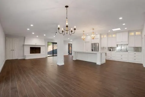 $700,000 | 611 Westview Avenue, Fort Worth, TX 76107