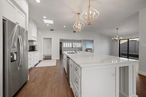 $700,000 | 611 Westview Avenue, Fort Worth, TX 76107