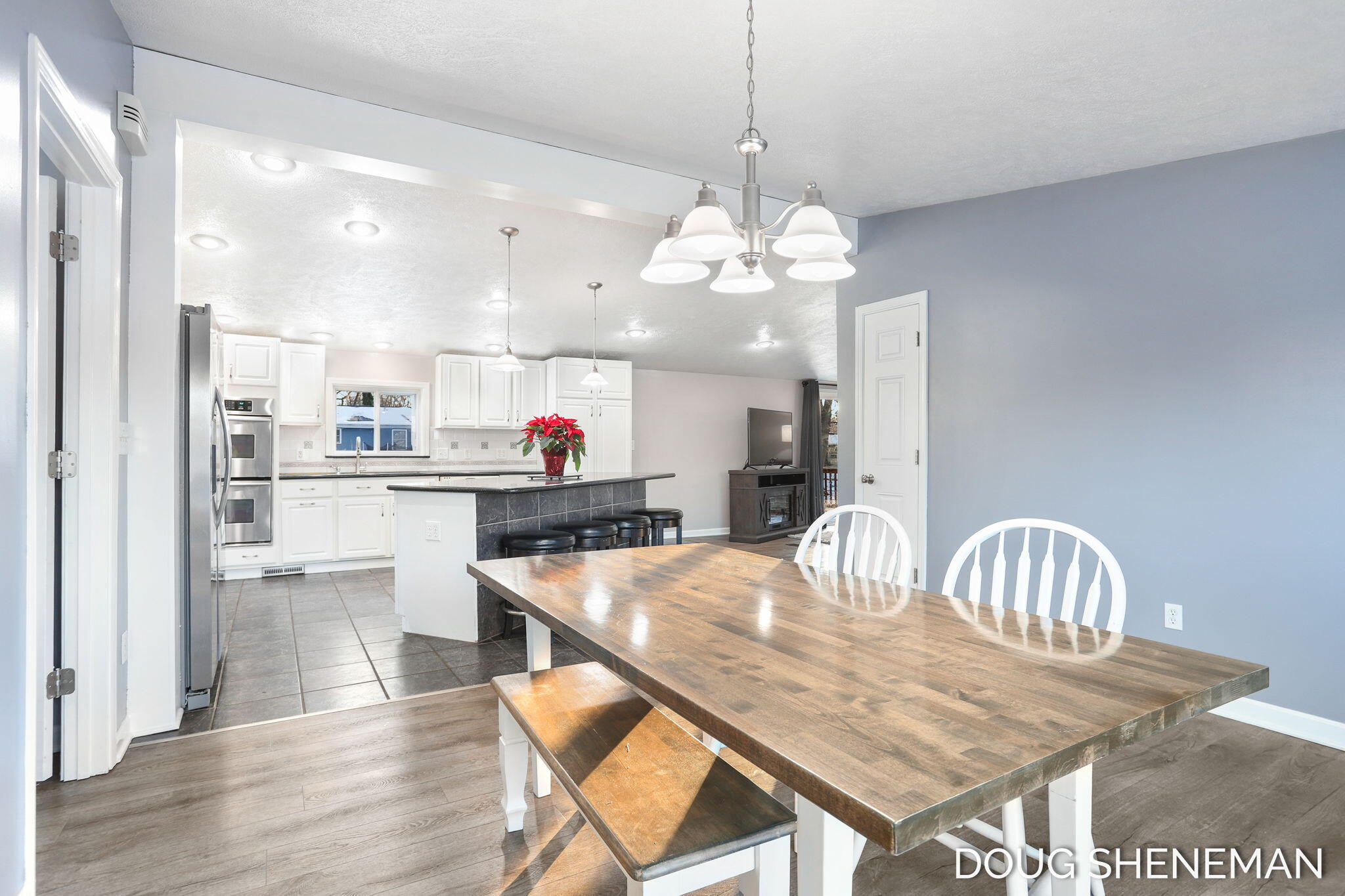 138 Riley Street Holland, MI 49424 - Photo 19 of 41 Dining/ Kitchen
