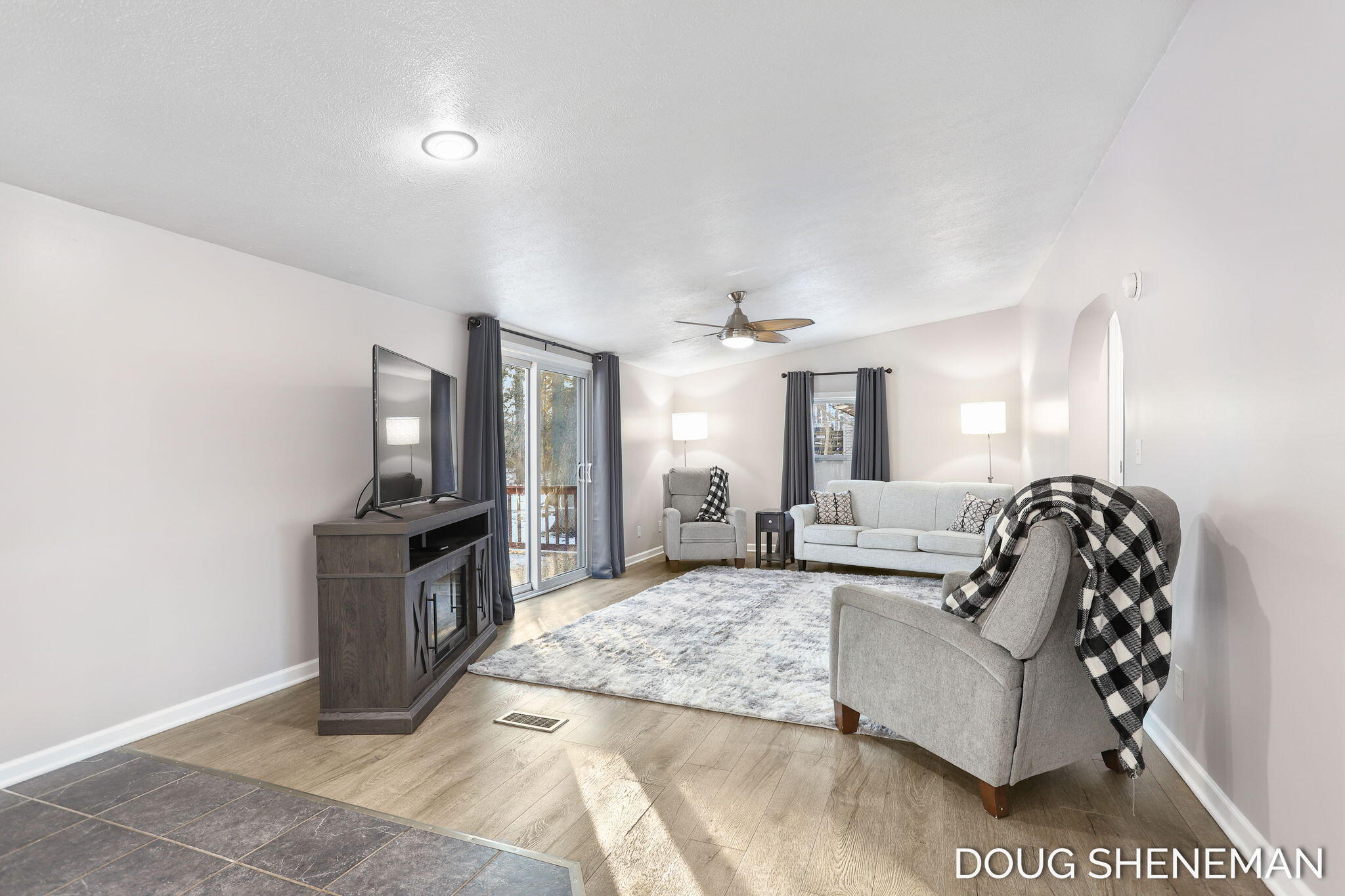 138 Riley Street Holland, MI 49424 - Photo 20 of 41 Livingroom