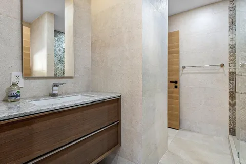 $5,475,000 | 425 Coral Way, Fort Lauderdale, FL 33301