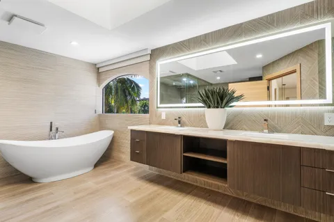 $5,475,000 | 425 Coral Way, Fort Lauderdale, FL 33301