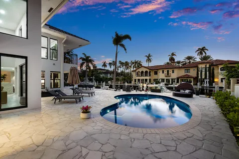 $5,475,000 | 425 Coral Way, Fort Lauderdale, FL 33301