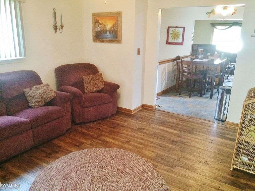 2887 Wisconsin Road Troy, MI 48083 - Photo 19 of 23 31298844-18.JPG