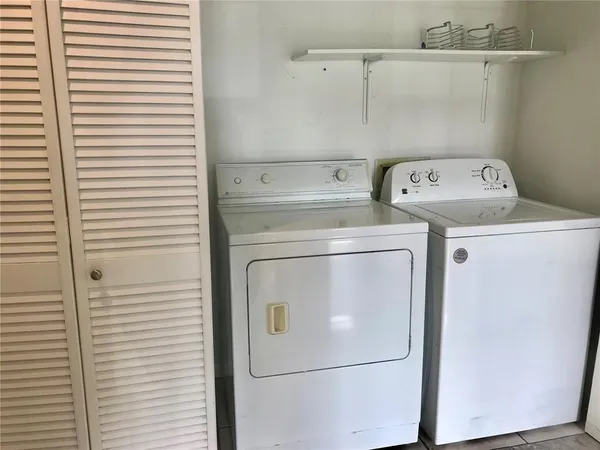 $2,800 | 11059 Springridge Drive, Tampa, FL 33624