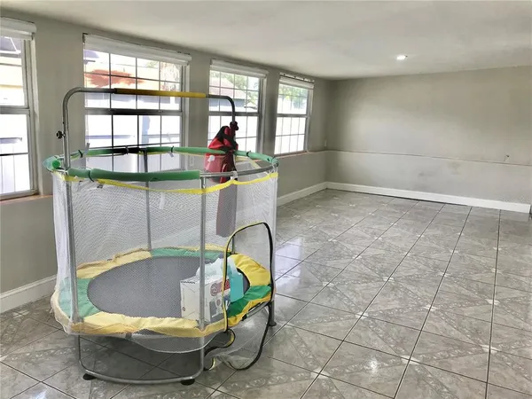 $2,800 | 11059 Springridge Drive, Tampa, FL 33624