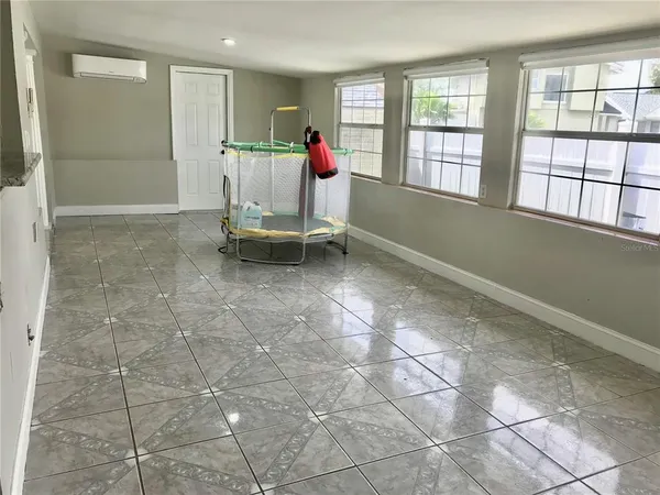 $2,800 | 11059 Springridge Drive, Tampa, FL 33624