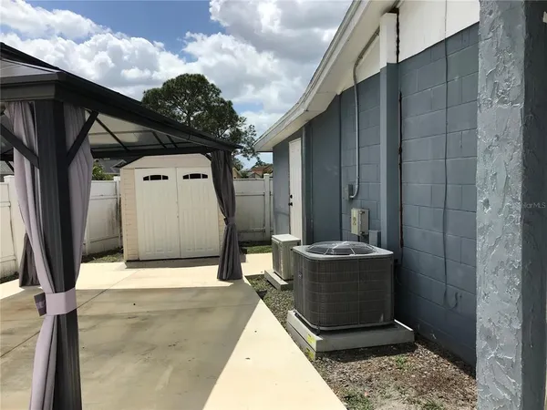 $2,800 | 11059 Springridge Drive, Tampa, FL 33624