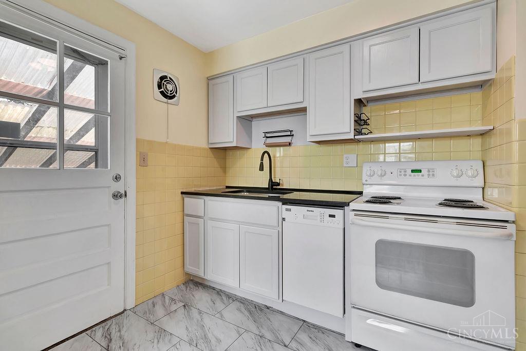 6828 Salem Road Cincinnati, OH 45230 - Photo 10 of 36