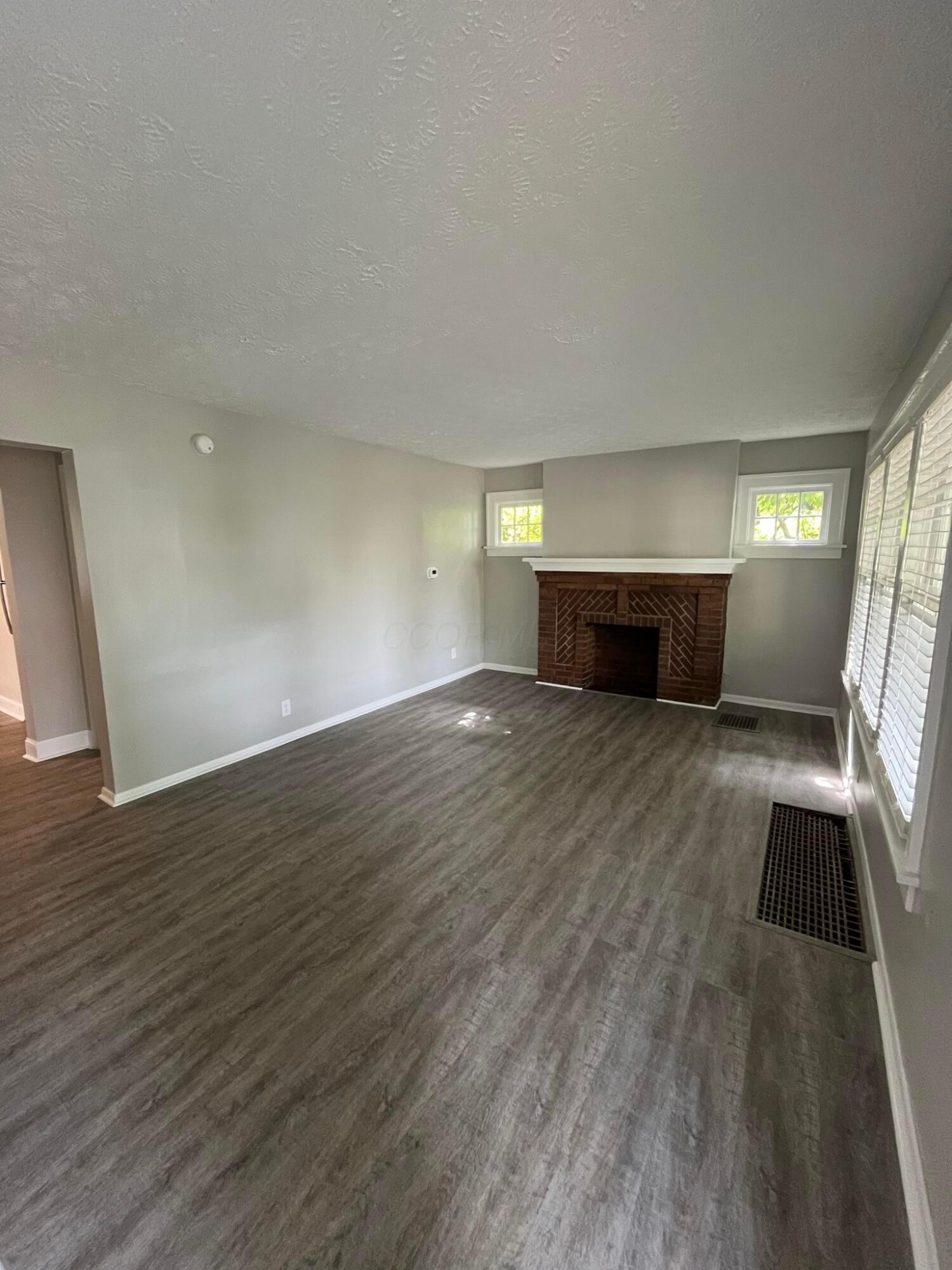 11 East Kelso Road Columbus, OH 43202 - Photo 4 of 29