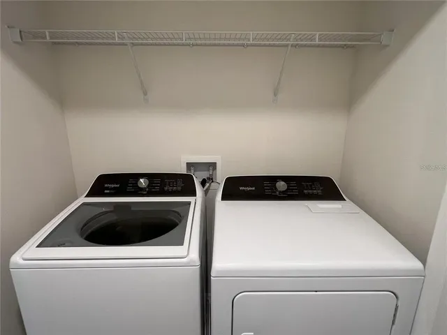 a close up view of a washer and dryer